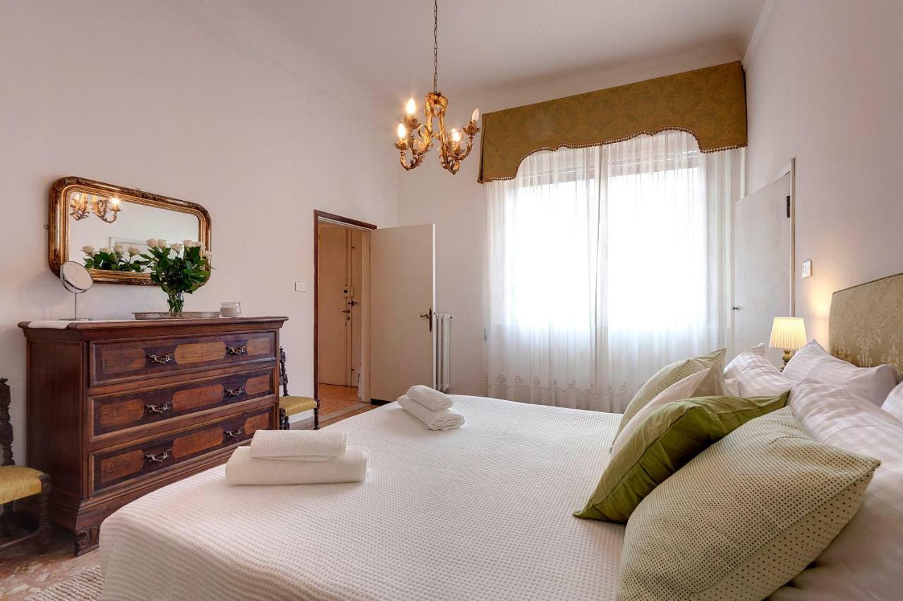 Historical Apartment Spectacular Arno View With Balcony From 12 Th Century. Florencia Exterior foto